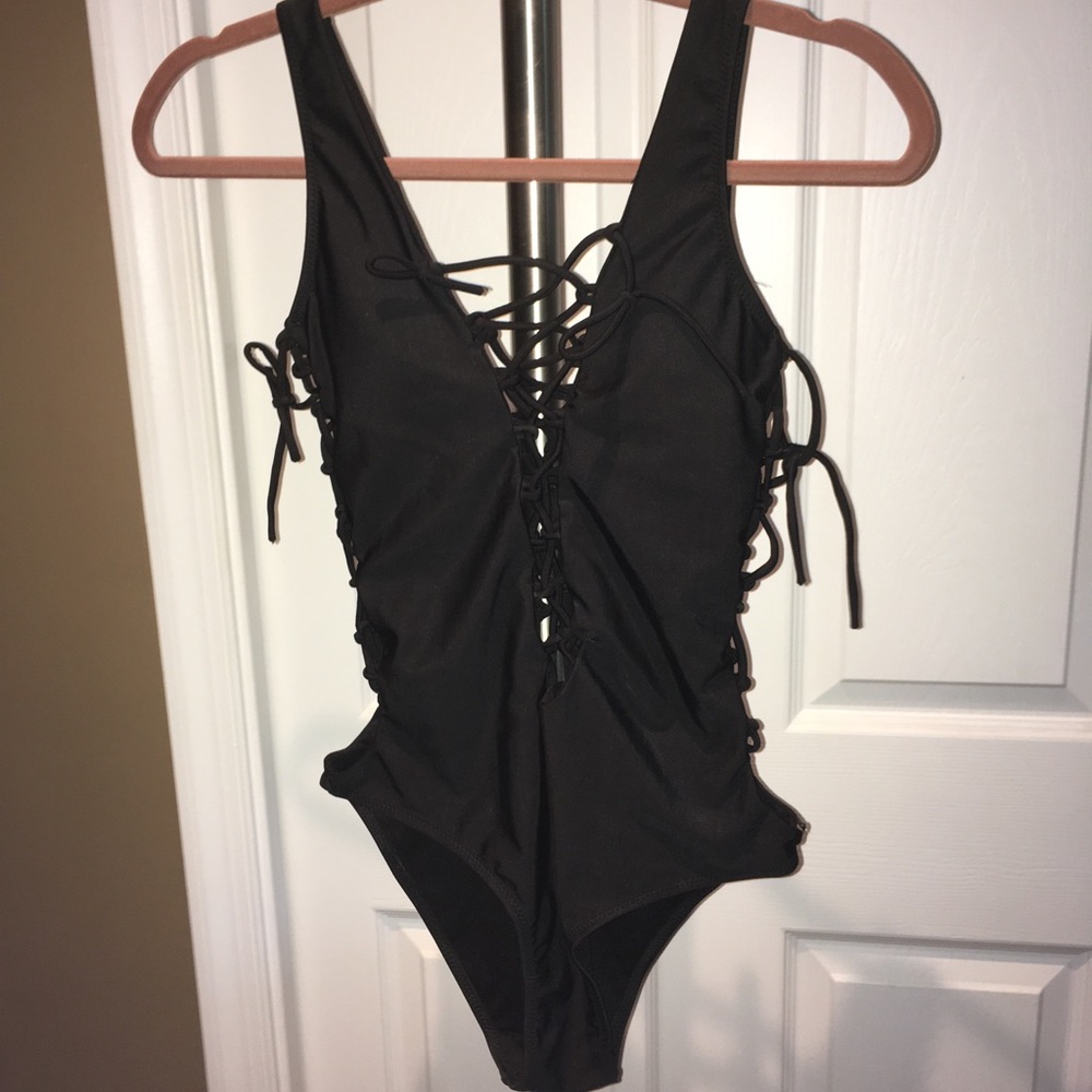 Sexy one piece NWOT - Picture 1 of 4